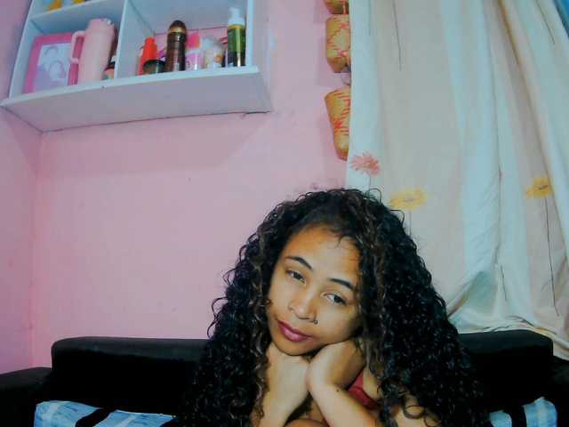 prettygirls11 live cam on BongaCams