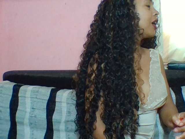 prettygirls11 live cam on BongaCams