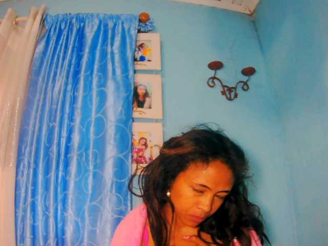 prettygirls11 live cam on BongaCams