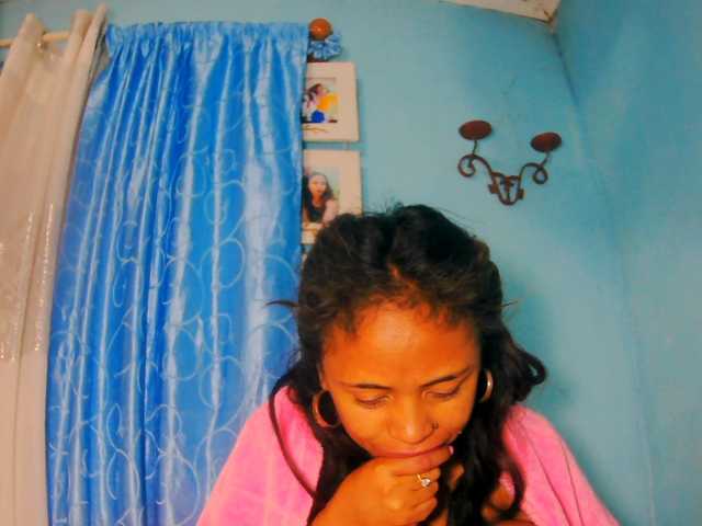 prettygirls11 live cam on BongaCams