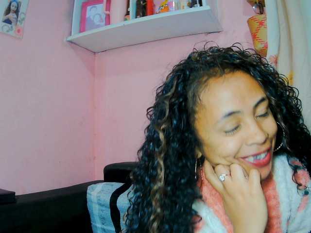 prettygirls11 live cam on BongaCams
