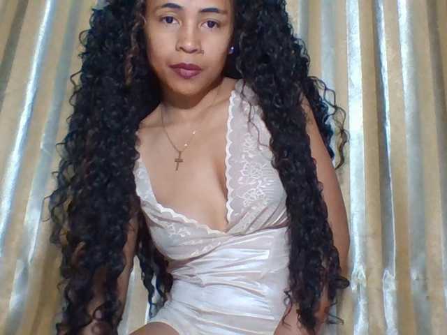 prettygirls11 live cam on BongaCams