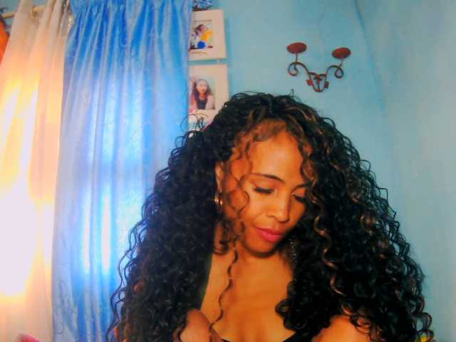 prettygirls11 live cam on BongaCams