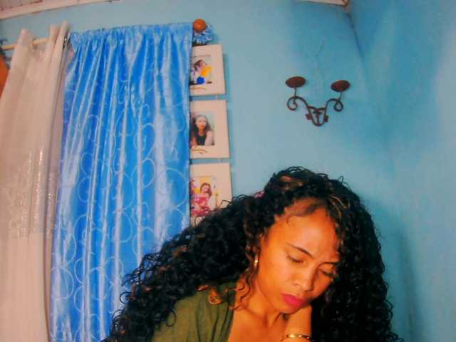 prettygirls11 live cam on BongaCams