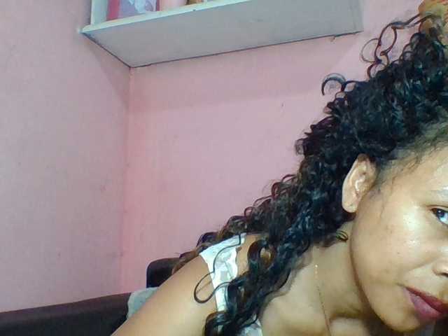 prettygirls11 live cam on BongaCams