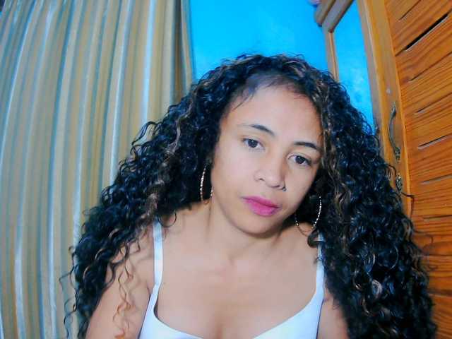 prettygirls11 live cam on BongaCams