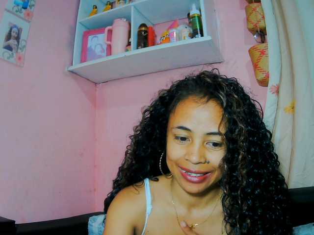 prettygirls11 live cam on BongaCams
