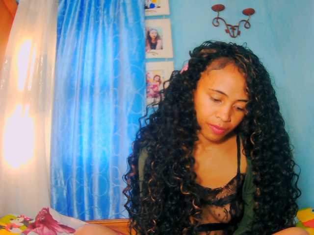 prettygirls11 live cam on BongaCams