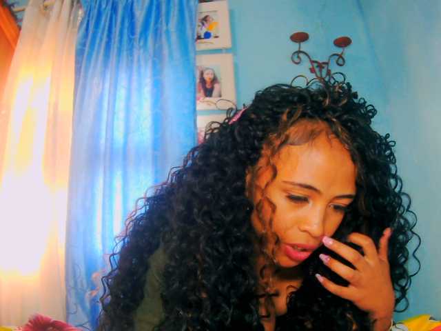 prettygirls11 live cam on BongaCams