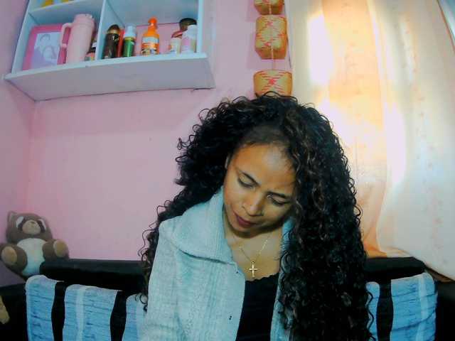 prettygirls11 live cam on BongaCams