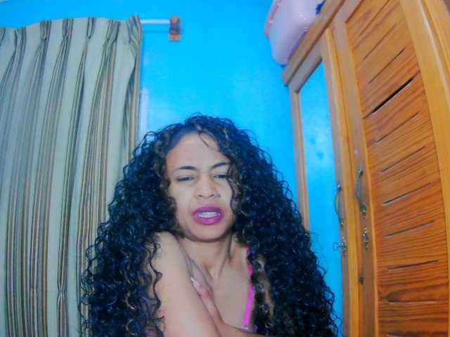 prettygirls11 live cam on BongaCams