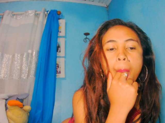 prettygirls11 live cam on BongaCams