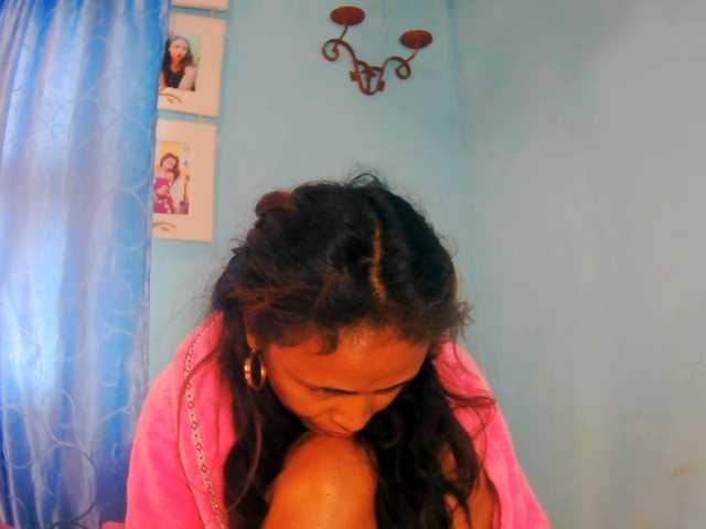 prettygirls11 live cam on BongaCams