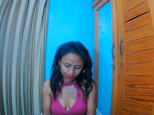 prettygirls11 live cam on BongaCams