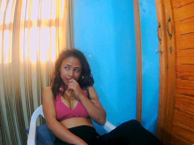 prettygirls11 live cam on BongaCams