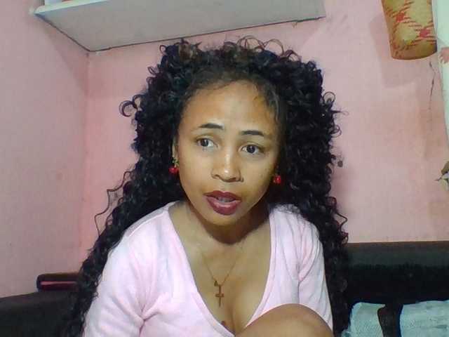 prettygirls11 live cam on BongaCams