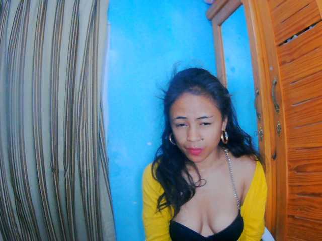 prettygirls11 live cam on BongaCams