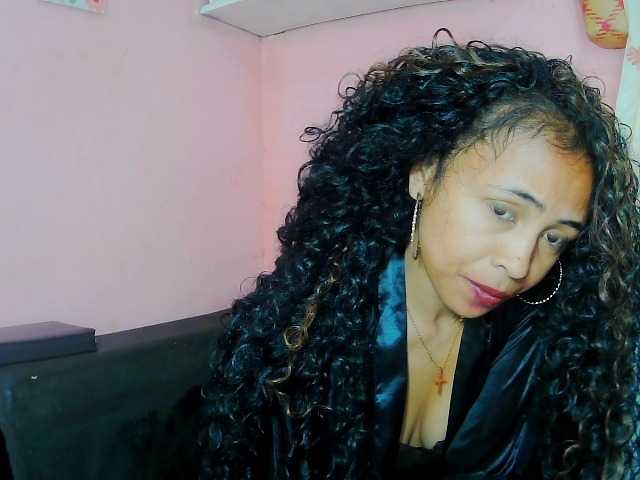 prettygirls11 live cam on BongaCams