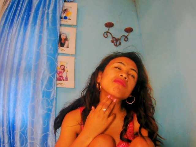 prettygirls11 live cam on BongaCams