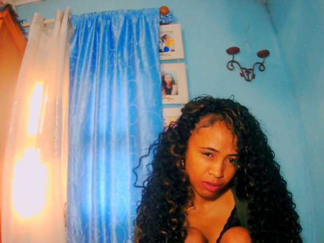 prettygirls11 live cam on BongaCams