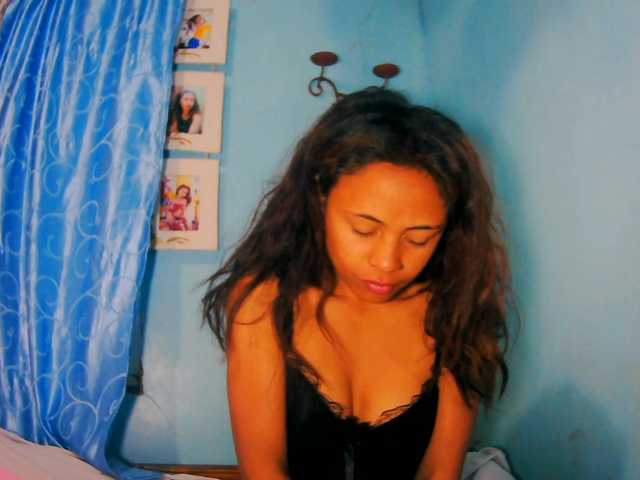 prettygirls11 live cam on BongaCams
