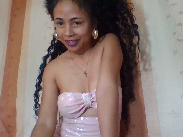 prettygirls11 live cam on BongaCams