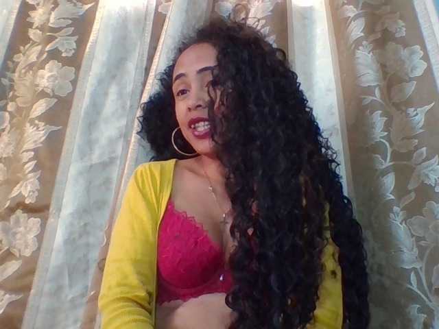 prettygirls11 live cam on BongaCams