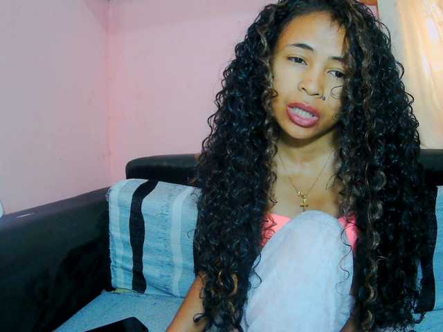 prettygirls11 live cam on BongaCams