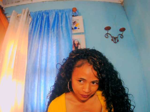 prettygirls11 live cam on BongaCams