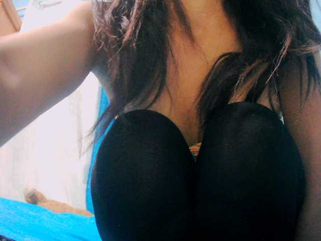 prettygirls11 live cam on BongaCams