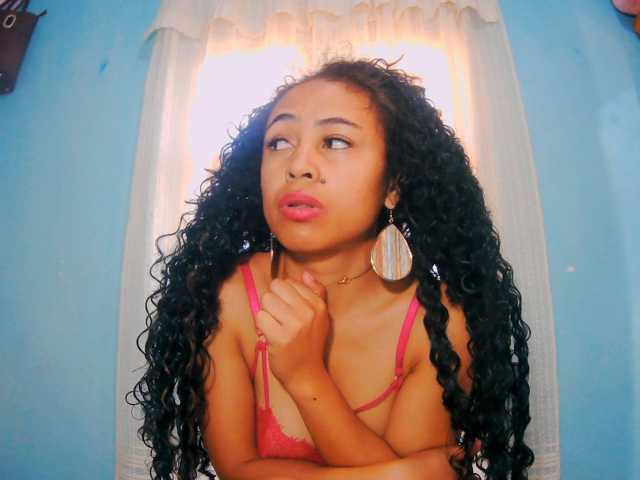 prettygirls11 live cam on BongaCams