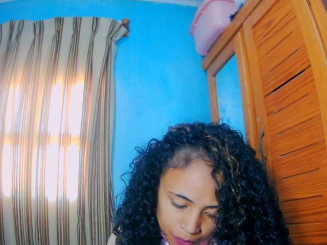 prettygirls11 live cam on BongaCams