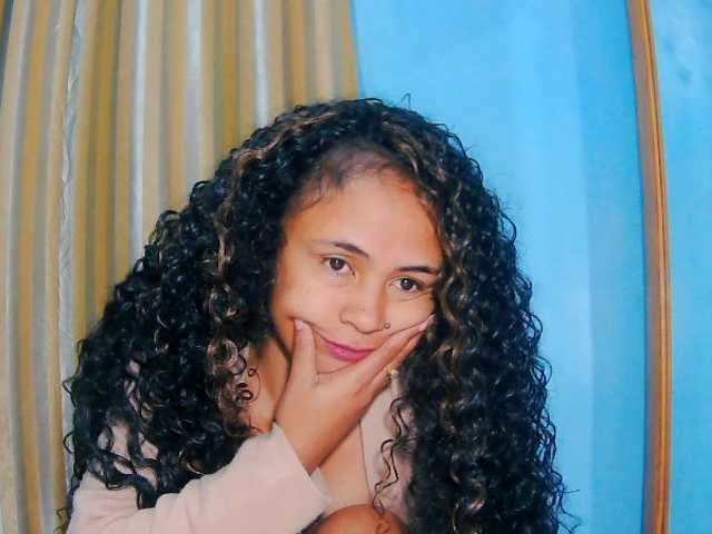 prettygirls11 live cam on BongaCams
