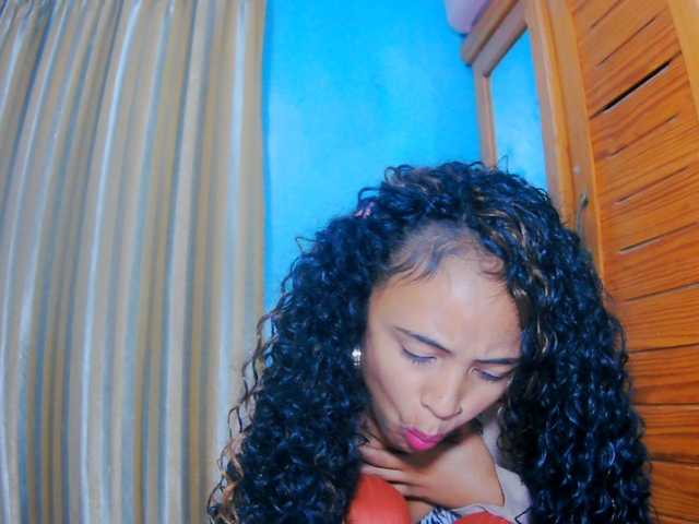 prettygirls11 live cam on BongaCams