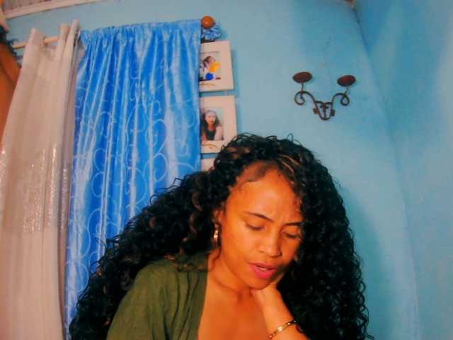 prettygirls11 live cam on BongaCams