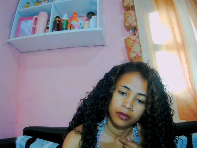 prettygirls11 live cam on BongaCams