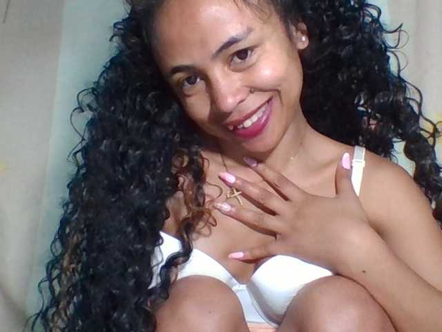 prettygirls11 live cam on BongaCams