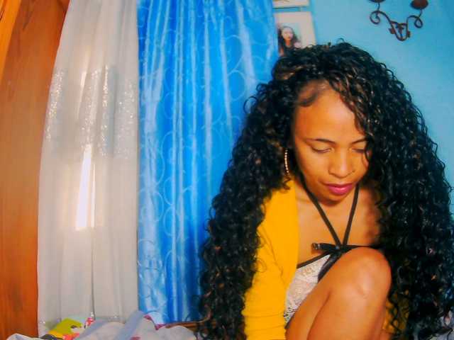 prettygirls11 live cam on BongaCams