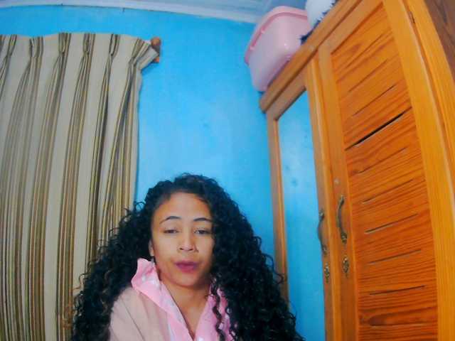 prettygirls11 live cam on BongaCams