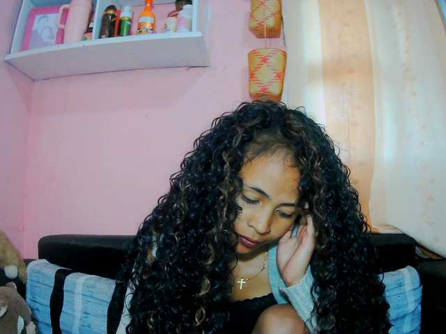 prettygirls11 live cam on BongaCams