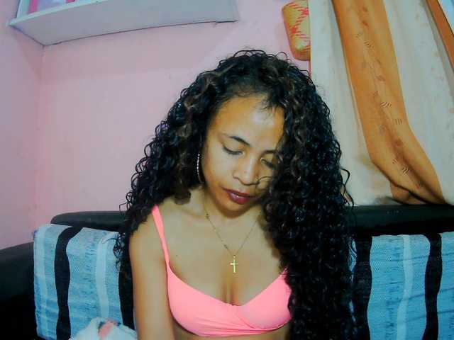 prettygirls11 live cam on BongaCams
