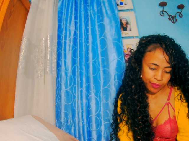 prettygirls11 live cam on BongaCams