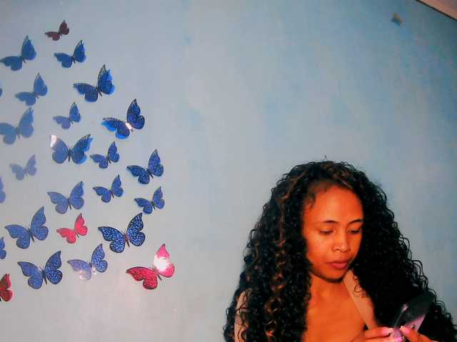 prettygirls11 live cam on BongaCams