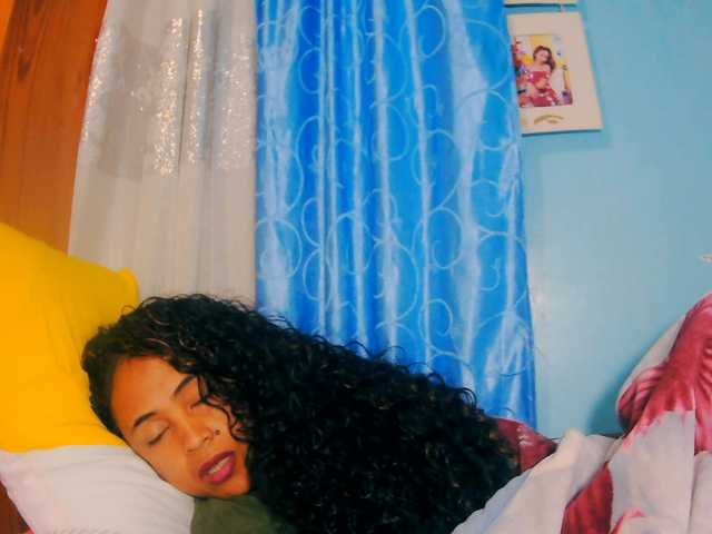 prettygirls11 live cam on BongaCams