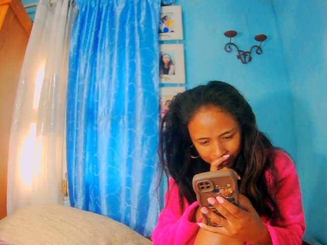 prettygirls11 live cam on BongaCams