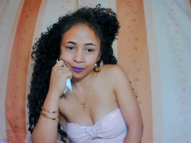 prettygirls11 live cam on BongaCams