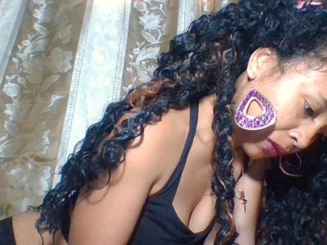 prettygirls11 live cam on BongaCams