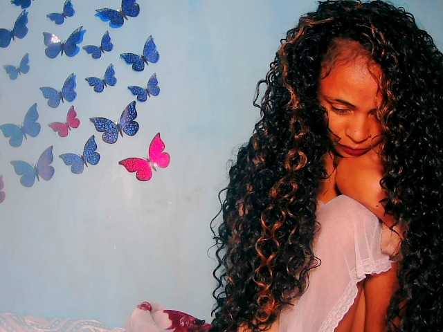 prettygirls11 live cam on BongaCams