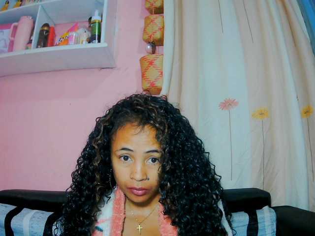 prettygirls11 live cam on BongaCams
