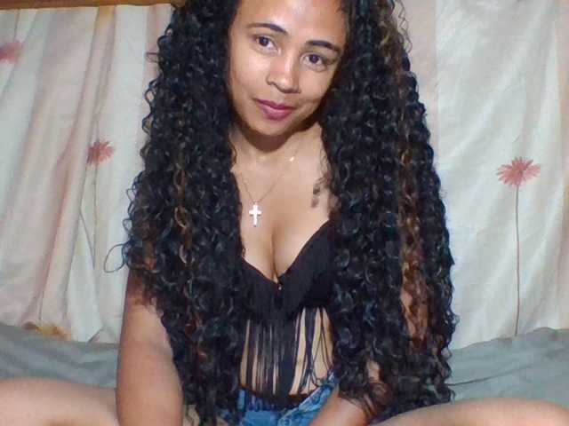 prettygirls11 live cam on BongaCams